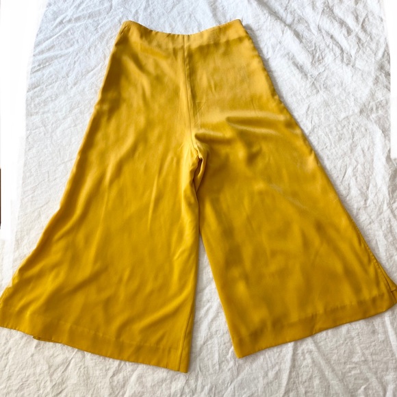 Icone Yellow Wide Leg High-Rise Culotte - Picture 7 of 10